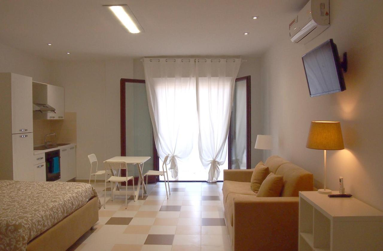 Le Rose Beach & Suites Appartamenti Fronte Mare A Villarosa Martinsicuro Buitenkant foto