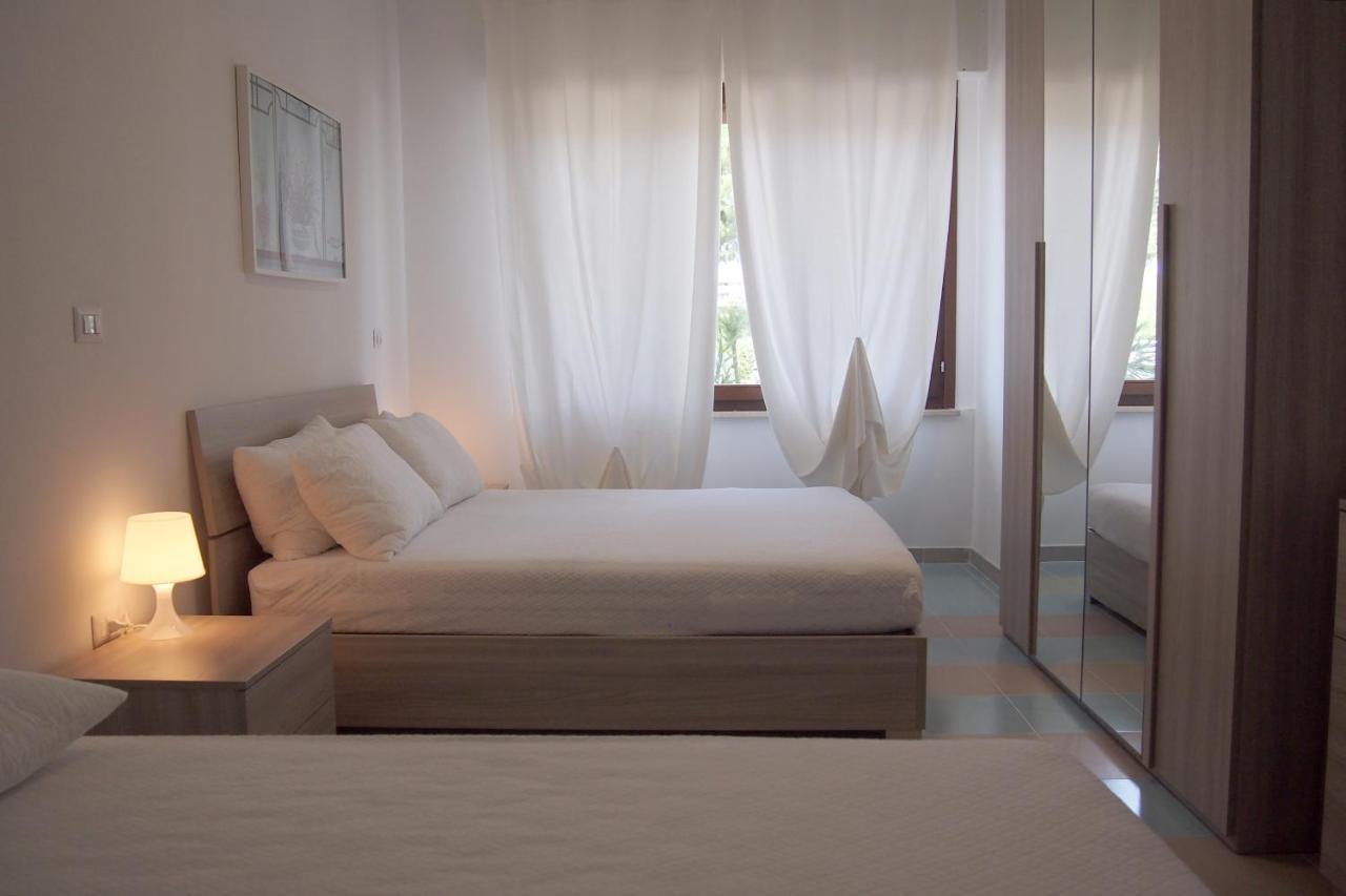 Le Rose Beach & Suites Appartamenti Fronte Mare A Villarosa Martinsicuro Buitenkant foto